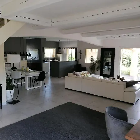 Mas Jasmin * Рошфор-дю-Гар