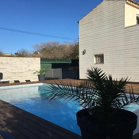 Проживание в семье Mas Jasmin Рошфор-дю-Гар